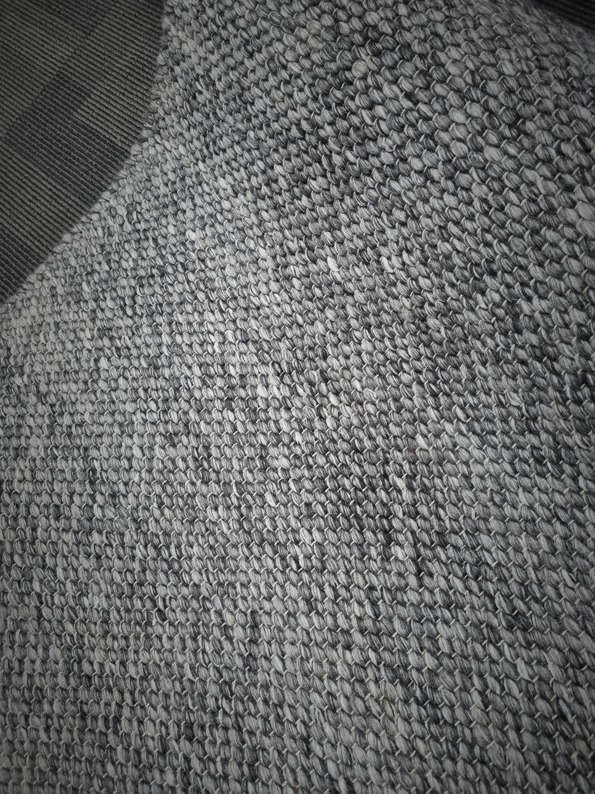 Dropletts Handmade Wool Rug | Midnight