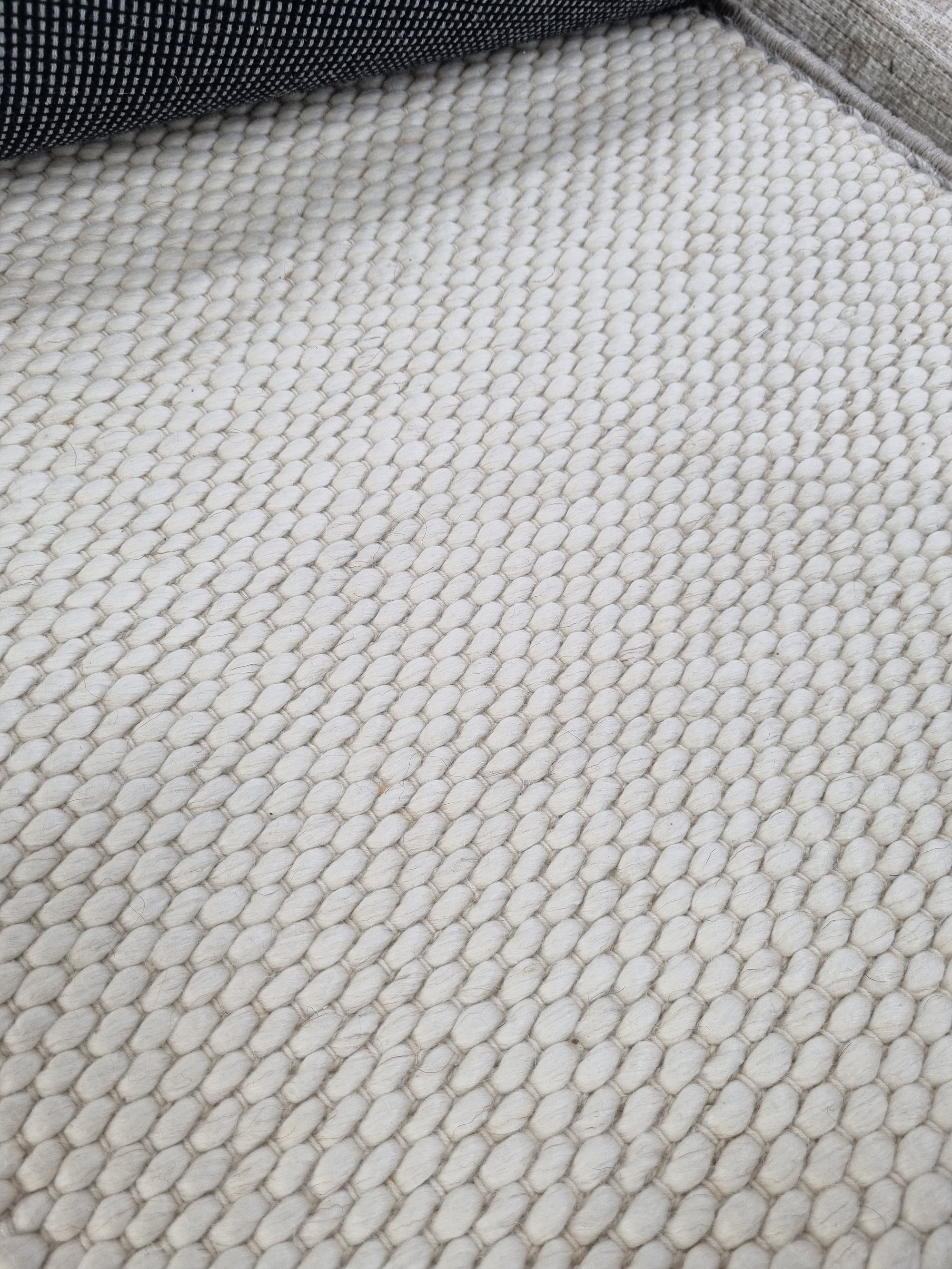 Dropletts Handmade Wool Rug | Super White
