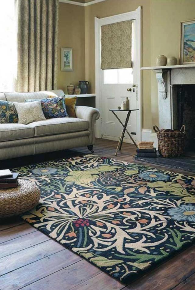 William Morris Designer Rug fro mthe Morris & Co Collection. Wool and Viscose Rug Hand made