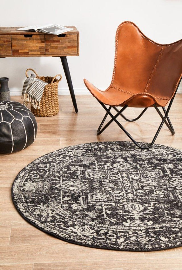 Charmed Round Rug | Charcoal