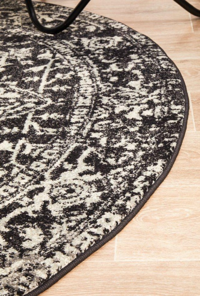Charmed Round Rug | Charcoal